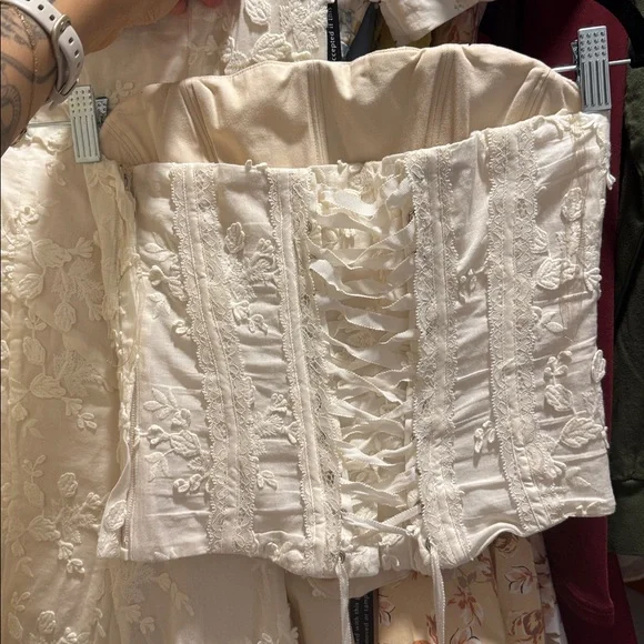 ❌SOLD❌ House of CB Dakota Vintage Ivory Embroidered Strapless Corset - Picture 8 of 13